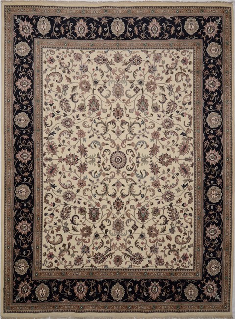 Kashan White Hand Knotted 91 X 120 Area Rug 100-15624 Image 0