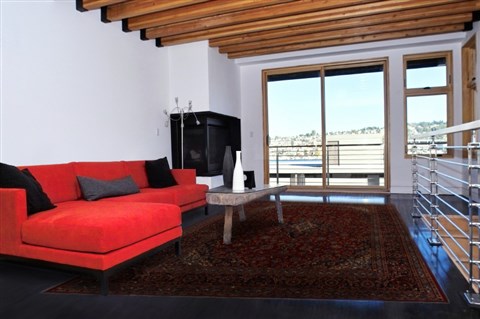 Kashan Red Hand Knotted 99 X 128  Area Rug 251-15703 Image 3