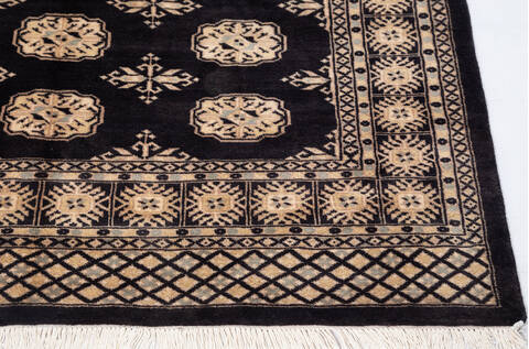 Bokhara Black Hand Knotted 47 X 68 Area Rug 700-155544 Image 3