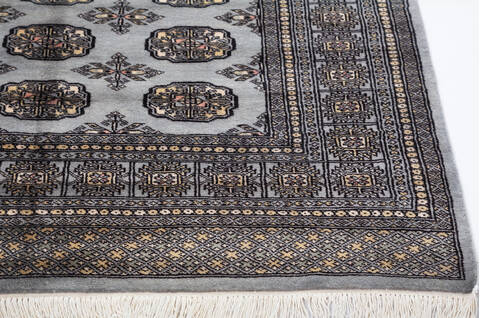 Bokhara Grey Hand Knotted 48 X 68 Area Rug 700-155547 Image 3