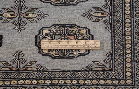 Bokhara Grey Hand Knotted 48 X 68 Area Rug 700-155547 Image 6