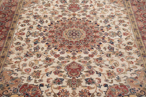 Pak-Persian White Hand Knotted 50 X 81 Area Rug 700-155554 Image 2