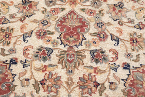Pak-Persian White Hand Knotted 50 X 81 Area Rug 700-155554 Image 4