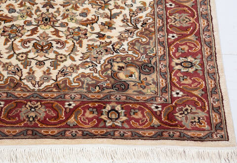 Pak-Persian White Hand Knotted 42 X 64 Area Rug 700-155556 Image 3