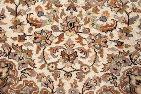 Pak-Persian White Hand Knotted 42 X 64 Area Rug 700-155556 Image 4