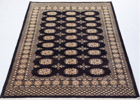 Bokhara Black Hand Knotted 47 X 68 Area Rug 700-155574 Image 1