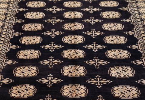 Bokhara Black Hand Knotted 47 X 68 Area Rug 700-155574 Image 2