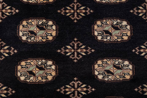 Bokhara Black Hand Knotted 41 X 62 Area Rug 700-155575 Image 4