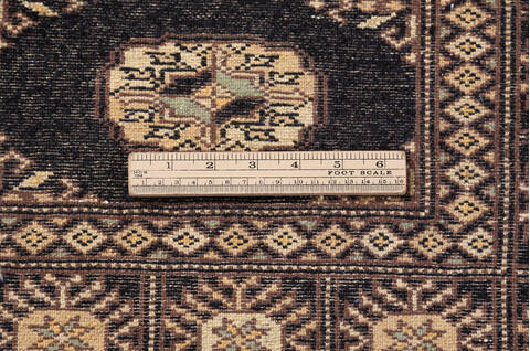 Bokhara Black Hand Knotted 41 X 62 Area Rug 700-155575 Image 6