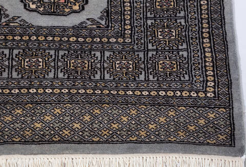 Bokhara Grey Hand Knotted 48 X 68 Area Rug 700-155577 Image 3