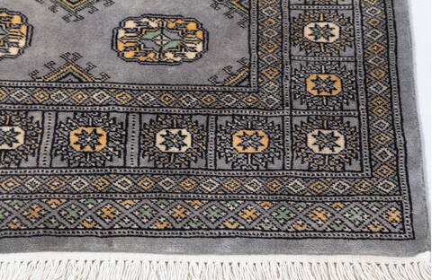 Bokhara Grey Hand Knotted 42 X 62 Area Rug 700-155583 Image 3