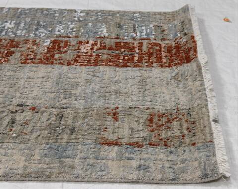 Modern-Contemporary Light Gray Runner Hand Loomed 26 X 121 Area Rug 254-155596 Image 2