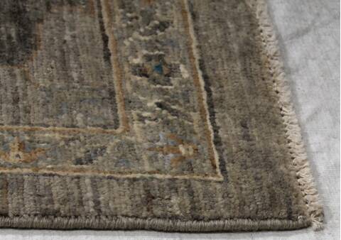 Ziegler Grey Hand Knotted 80 X 102 Area Rug 254-155638 Image 2