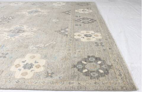 Ziegler Grey Hand Knotted 80 X 102 Area Rug 254-155638 Image 3