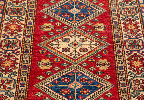 Kazak Red Hand Knotted 28 X 37 Area Rug 700-155687 Image 3