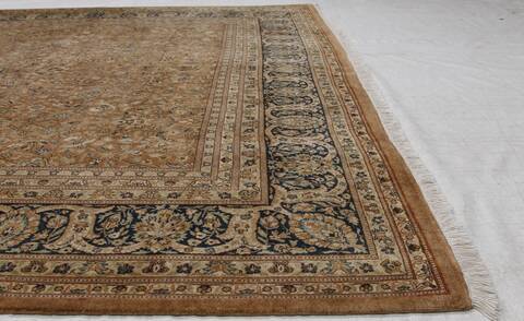 Ferahan Brown Hand Knotted 81 X 102 Area Rug 254-155703 Image 3