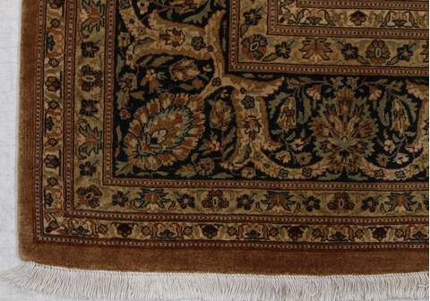 Ferahan Brown Hand Knotted 81 X 102 Area Rug 254-155703 Image 5