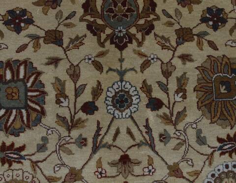 Mahabad Beige Hand Knotted 81 X 100 Area Rug 254-155706 Image 4