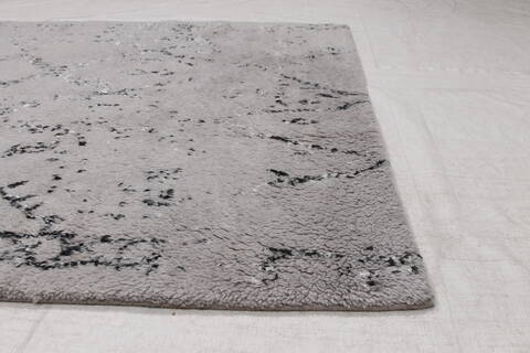 Modern Grey Hand Knotted 62 X 92 Area Rug 254-155708 Image 3