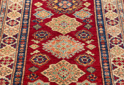 Kazak Red Hand Knotted 28 X 44 Area Rug 700-155711 Image 3