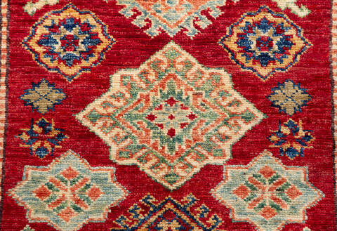 Kazak Red Hand Knotted 28 X 44 Area Rug 700-155711 Image 5