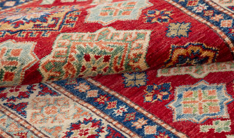 Kazak Red Hand Knotted 28 X 44 Area Rug 700-155711 Image 6