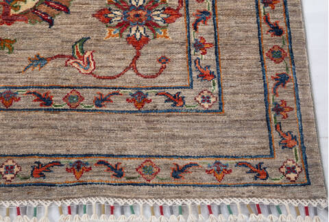 Chobi Beige Hand Knotted 69 X 91 Area Rug 700-155775 Image 4