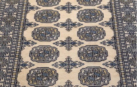 Bokhara Beige Hand Knotted 30 X 51 Area Rug 700-156036 Image 4