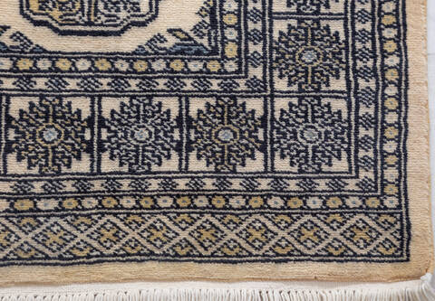 Bokhara Beige Hand Knotted 30 X 51 Area Rug 700-156036 Image 5