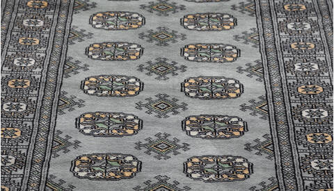 Bokhara Light Gray Hand Knotted 31 X 50 Area Rug 700-156042 Image 4
