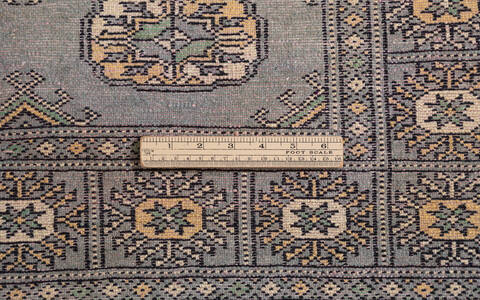 Bokhara Light Gray Hand Knotted 31 X 50 Area Rug 700-156042 Image 8