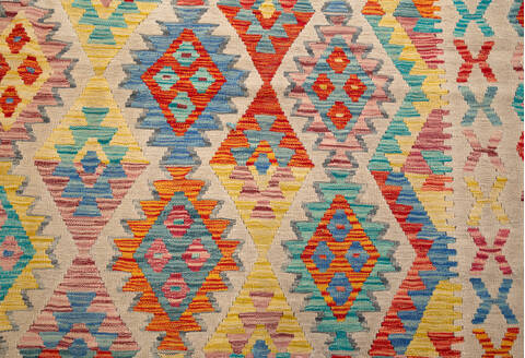 Kilim Beige Hand Knotted 104 X 141 Area Rug 700-156060 Image 6