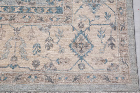 Chobi Light Gray Hand Knotted 100 X 137 Area Rug 700-156099 Image 4