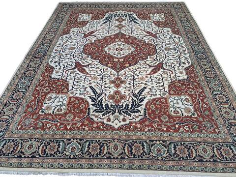 Heriz Cream Hand Knotted 80 X 100 Area Rug 660-156746 Image 0