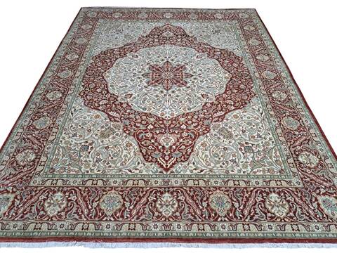 Heriz Cream Hand Knotted 80 X 100 Area Rug 660-156754 Image 0