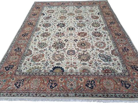 Heriz Cream Hand Knotted 80 X 100 Area Rug 660-156755 Image 0