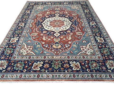 Heriz Red Hand Knotted 80 X 100 Area Rug 660-156756 Image 0