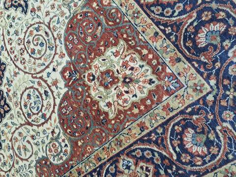 Heriz Cream Hand Knotted 80 X 100 Area Rug 660-156760 Image 1