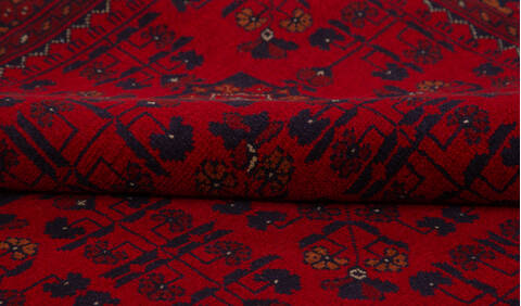 Khan Mohammadi Red Hand Knotted 66 X 100 Area Rug 700-156777 Image 7