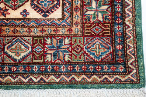 Kazak Green Hand Knotted 40 X 60 Area Rug 700-157714 Image 4