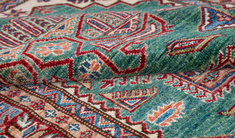 Kazak Green Hand Knotted 40 X 60 Area Rug 700-157714 Image 7