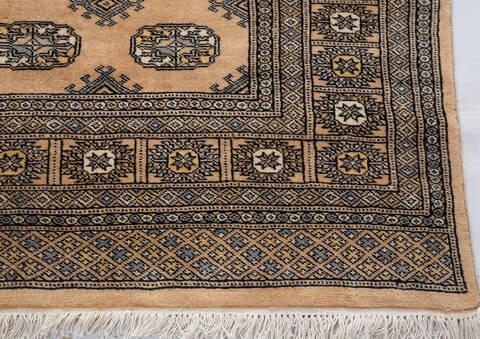 Bokhara Beige Hand Knotted 69 X 98  Area Rug 700-157720 Image 5