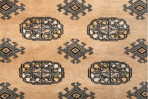 Bokhara Beige Hand Knotted 69 X 98 Area Rug 700-157720 Image 6