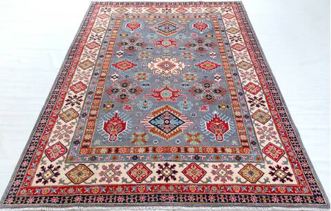 Kazak Grey Hand Knotted 69 X 97 Area Rug 700-157722 Image 1