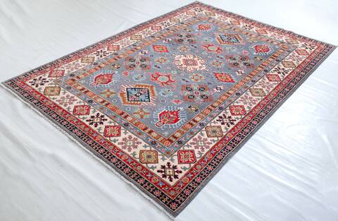 Kazak Grey Hand Knotted 69 X 97 Area Rug 700-157722 Image 2