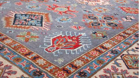 Kazak Grey Hand Knotted 69 X 97 Area Rug 700-157722 Image 3