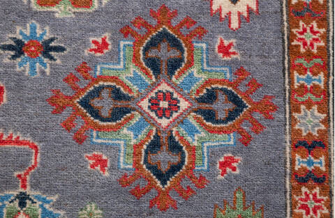 Kazak Grey Hand Knotted 69 X 97 Area Rug 700-157722 Image 6