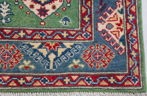 Kazak Green Hand Knotted 40 X 58 Area Rug 700-157725 Image 4