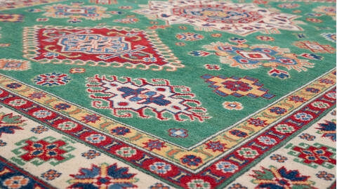 Kazak Green Hand Knotted 58 X 80 Area Rug 700-157742 Image 3