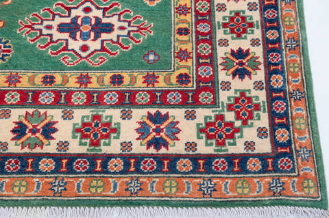Kazak Green Hand Knotted 58 X 80 Area Rug 700-157742 Image 4
